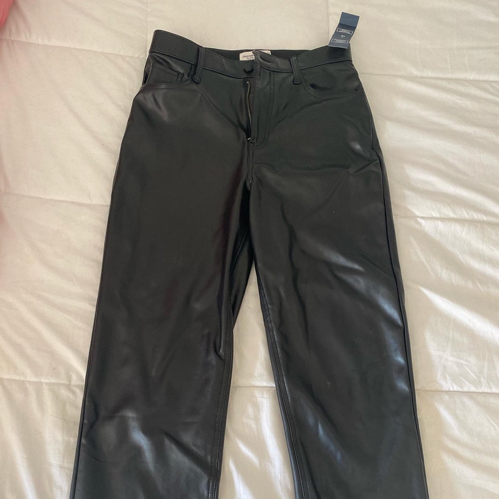 ABERCROMBIE LEATHER PANTS SIZE 8/29